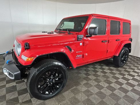 Used 2024 Jeep Wrangler Unlimited Sahara AWD/4WD image 8