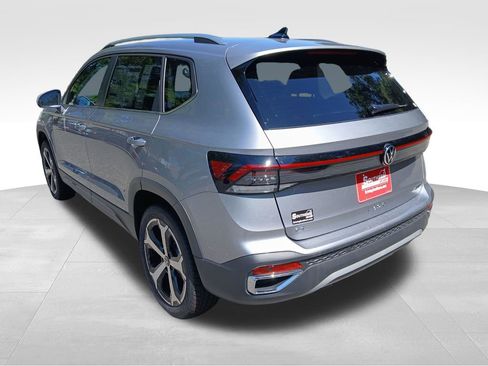 New 2025 Volkswagen Taos SEL image 3