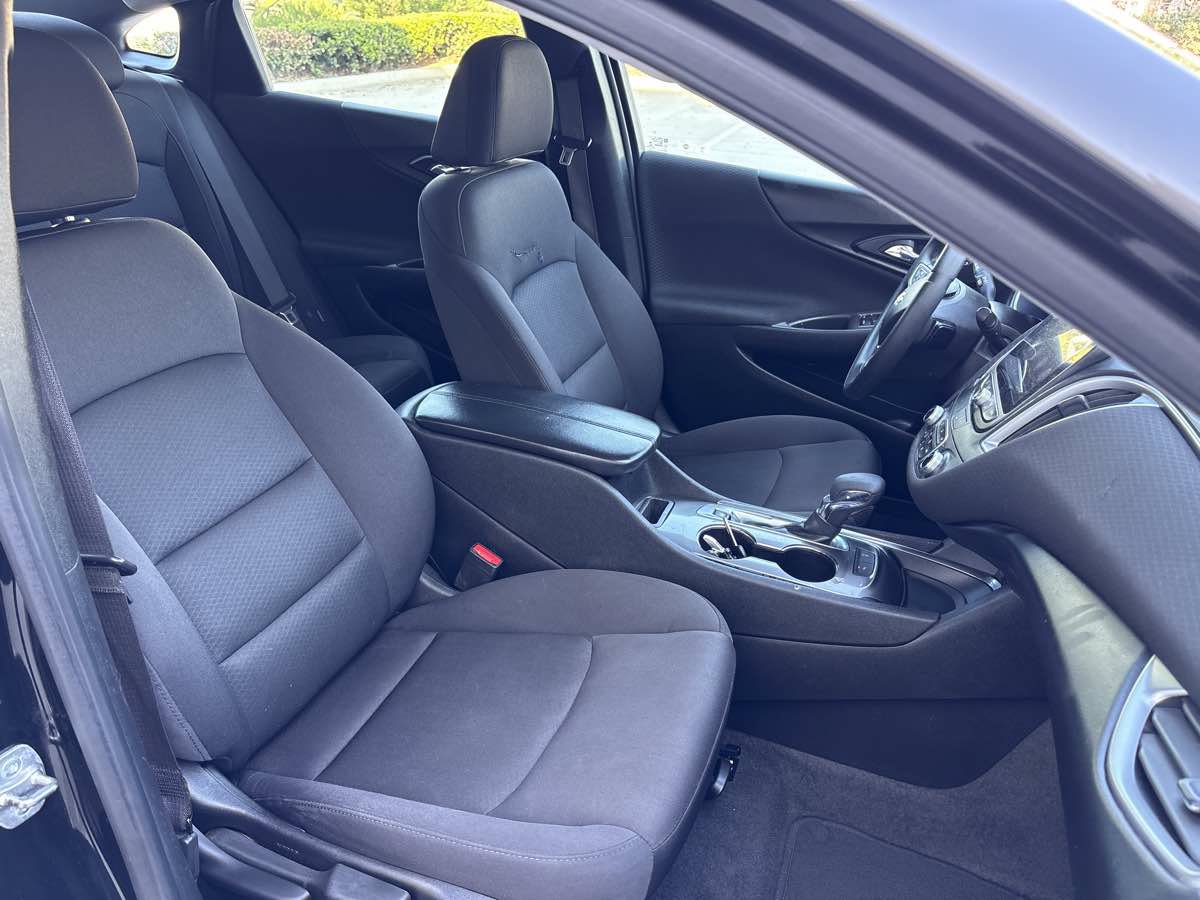 Used 2024 Chevrolet Malibu LT FWD image 16