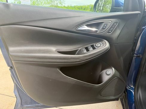 Used 2023 Buick Encore GX Essence FWD image 24