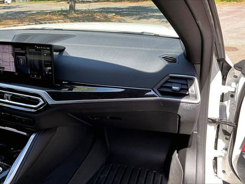 Used 2024 BMW 430i Convertible w/ M Sport Package image 19