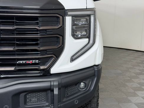 Used 2024 GMC Sierra 1500 AT4X image 11