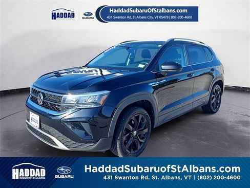 Used 2022 Volkswagen Taos SE w/ Panoramic Sunroof Package image 1