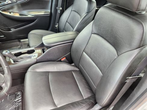 Used 2019 Chevrolet Malibu Premier w/ Sun and Wheel Package FWD image 13