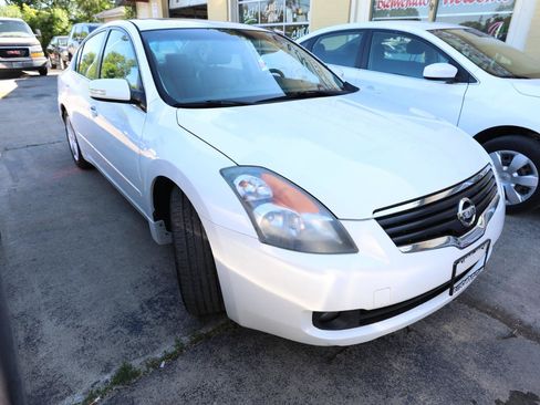 Used 2009 Nissan Altima 3.5 SE w/ Premium Pkg FWD image 4