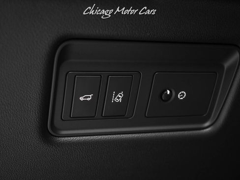 Used 2017 Land Rover Range Rover Supercharged AWD/4WD image 9
