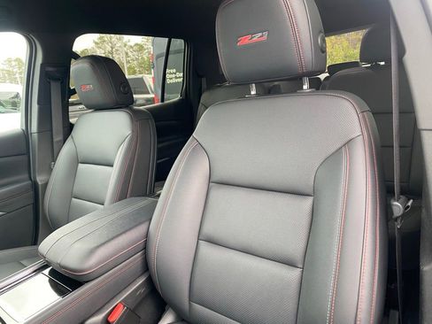 Used 2024 Chevrolet Traverse Z71 image 11