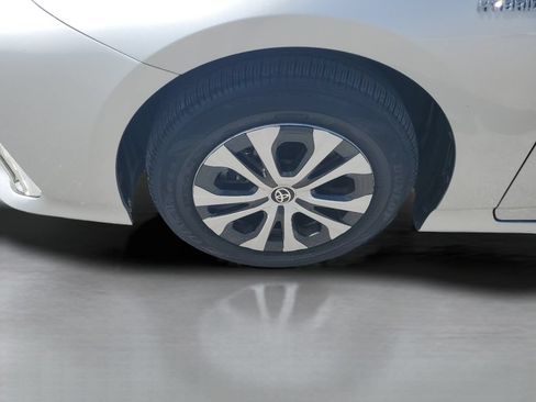 Certified 2021 Toyota Prius Prime LE FWD image 24