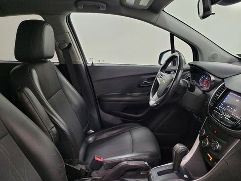 Used 2022 Chevrolet Trax LT w/ Driver Confidence Package AWD/4WD image 21