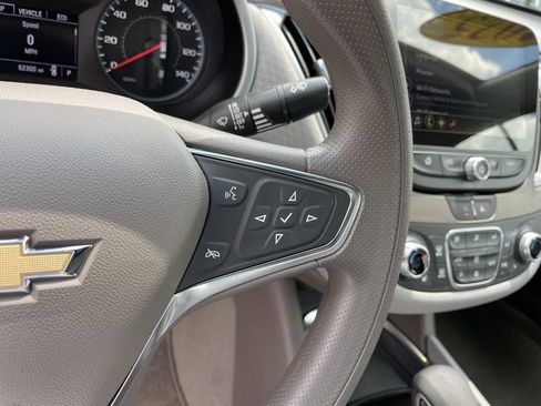 Used 2025 Chevrolet Malibu LT FWD image 22