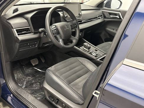 Used 2024 Mitsubishi Outlander SE AWD/4WD image 10