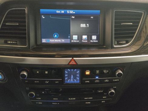 Used 2015 Hyundai Genesis 3.8 w/ Option Group 03 image 25