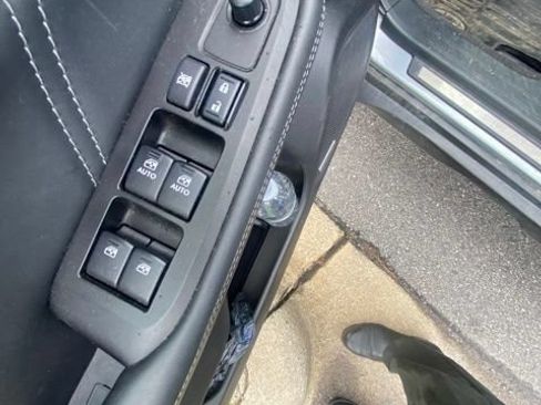 Used 2018 Subaru Outback 2.5i Limited AWD/4WD image 8