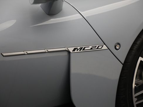 Used 2023 Maserati MC20 Spyder image 32