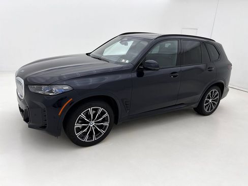 Used 2024 BMW X5 xDrive40i w/ M Sport Package AWD/4WD image 5