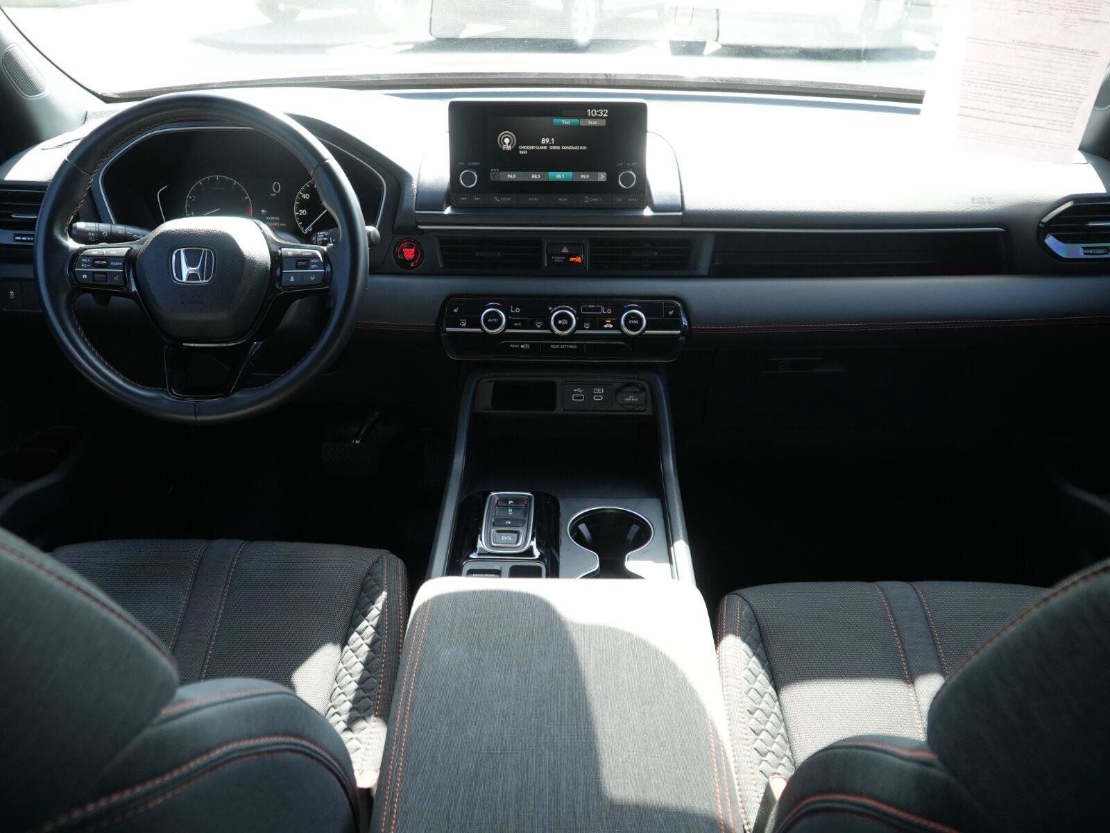 Used 2025 Honda Pilot Sport image 20