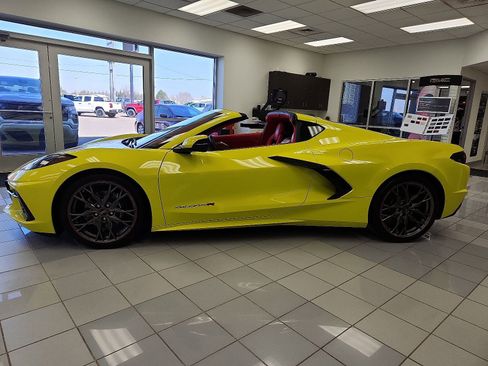 Used 2023 Chevrolet Corvette Stingray Premium Cpe image 2