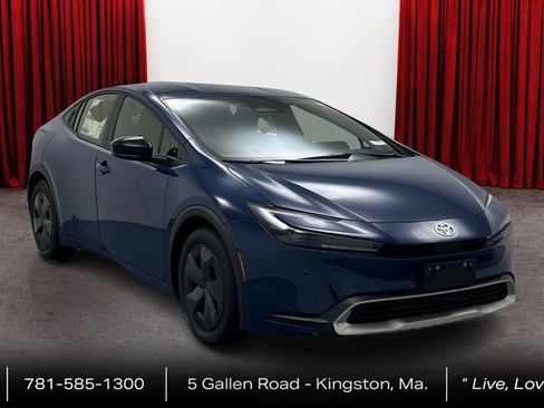 New 2026 Toyota Prius Plug-In Hybrid image 3