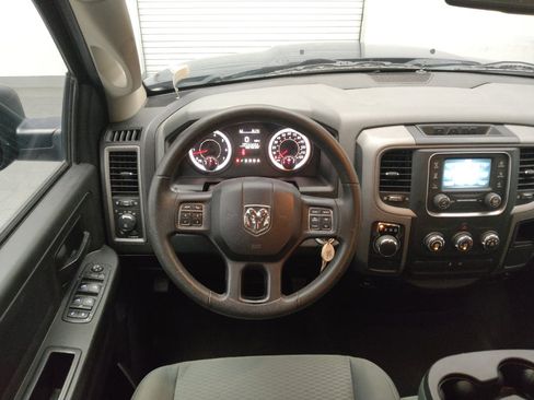 Used 2016 RAM 1500 Express RWD image 22