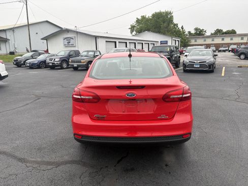 Used 2015 Ford Focus SE FWD image 21