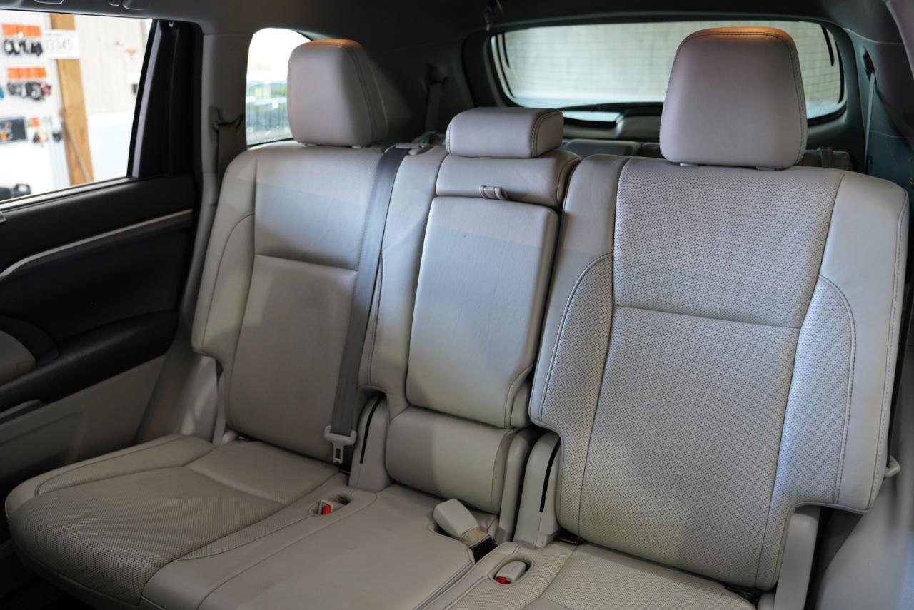 Used 2017 Toyota Highlander Limited FWD image 33