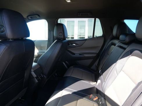 Used 2025 Chevrolet Equinox LT w/ Convenience Package II AWD/4WD image 8