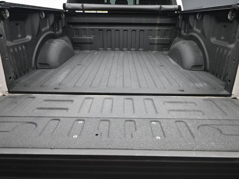 Used 2016 Ford F150 Lariat w/ Equipment Group 502A Luxury AWD/4WD image 11