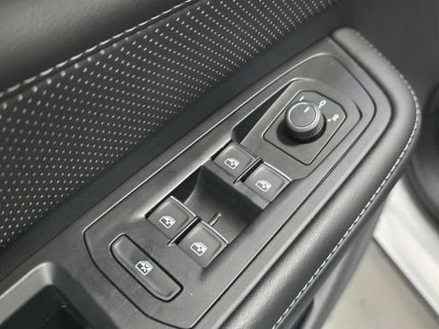 Used 2025 Volkswagen Atlas SEL AWD/4WD image 12