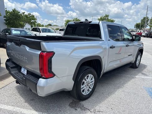 Used 2022 Toyota Tundra SR5 w/ SR5 Convenience Package AWD/4WD image 27