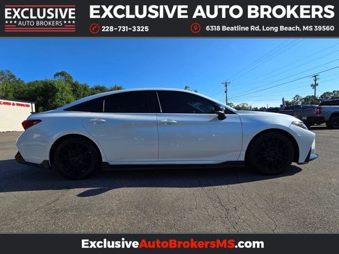Used 2021 Toyota Avalon TRD image 2