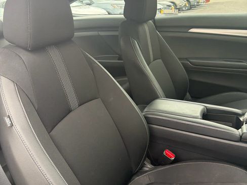 Used 2020 Honda Civic Sport image 6