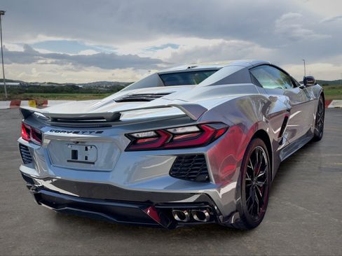 Used 2024 Chevrolet Corvette Stingray Preferred Conv w/ Z51 Performance Package RWD image 3