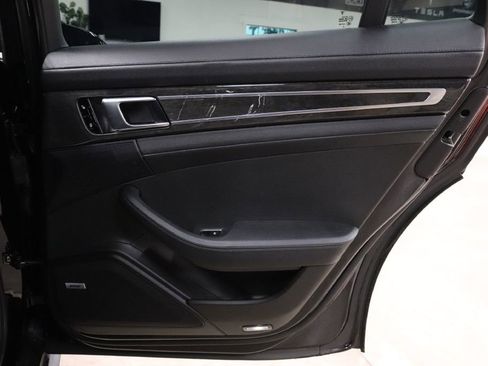 Used 2017 Porsche Panamera 4S image 25