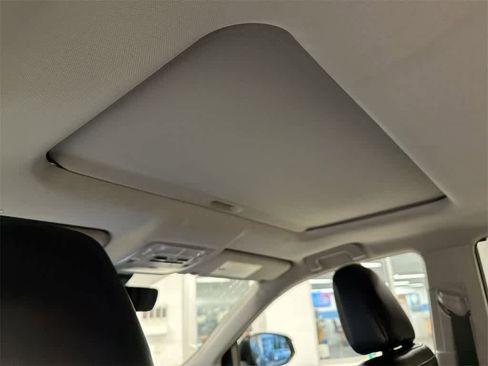 Used 2019 Toyota Highlander XLE image 20