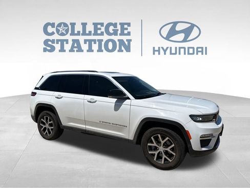 Used 2024 Jeep Grand Cherokee Limited AWD/4WD image 5