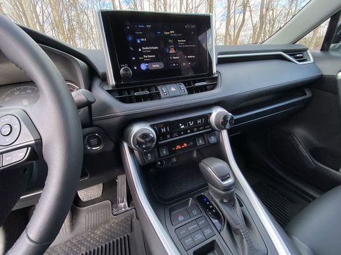 Certified 2025 Toyota RAV4 XLE Premium image 21