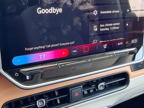 Used 2025 Volkswagen ID. Buzz Pro S Plus image 33