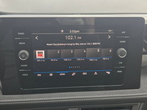 New 2026 Volkswagen Taos SE image 18