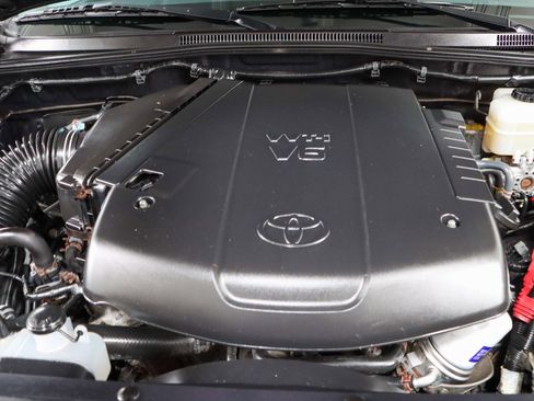 Used 2015 Toyota Tacoma 4x4 Double Cab image 31