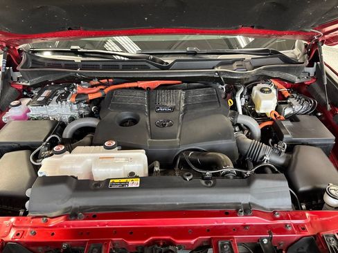 Used 2025 Toyota Tundra Platinum AWD/4WD image 84
