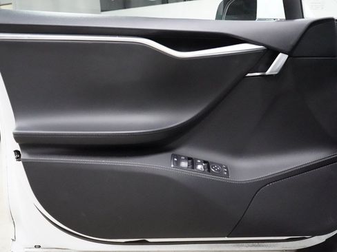 Used 2015 Tesla Model S 60 RWD image 9