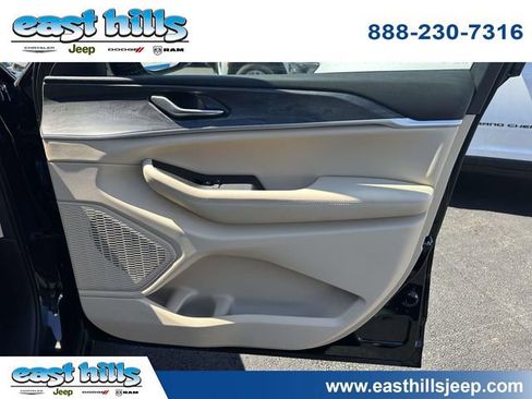 Certified 2023 Jeep Grand Cherokee Limited w/ Luxury Tech Group II AWD/4WD image 28