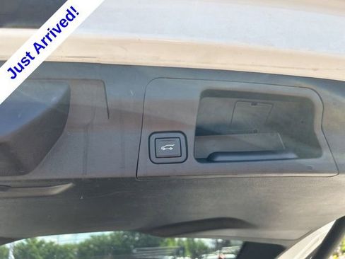 Used 2022 GMC Acadia SLE w/ Driver Convenience Package FWD image 32