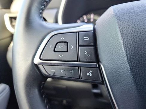 Used 2020 Toyota Highlander XLE image 28