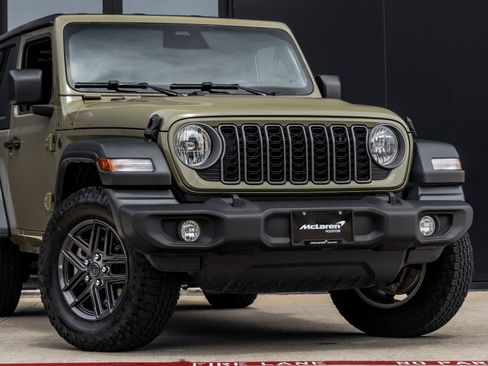 Used 2026 Jeep Wrangler Sport AWD/4WD image 5