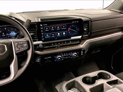 Used 2023 GMC Sierra 1500 SLE w/ Preferred Package AWD/4WD image 7