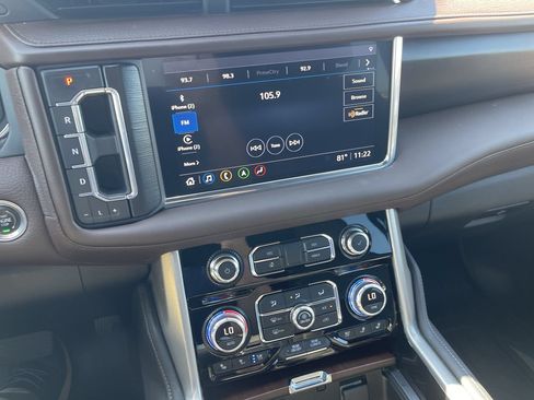 Used 2021 GMC Yukon Denali w/ Denali Ultimate Package AWD/4WD image 13
