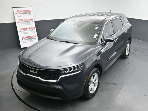 Used 2023 Kia Sorento LX image 29