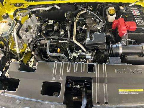 Used 2025 Nissan Kicks SR FWD image 21