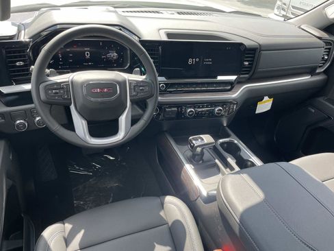 New 2026 GMC Sierra 1500 SLT w/ SLT Premium Package image 9